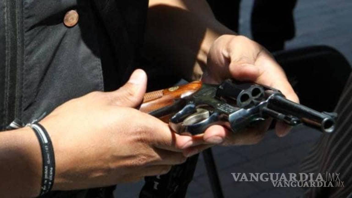 Detienen a exfuncionario por portación de arma de fuego en Centro de Justicia de Coahuila