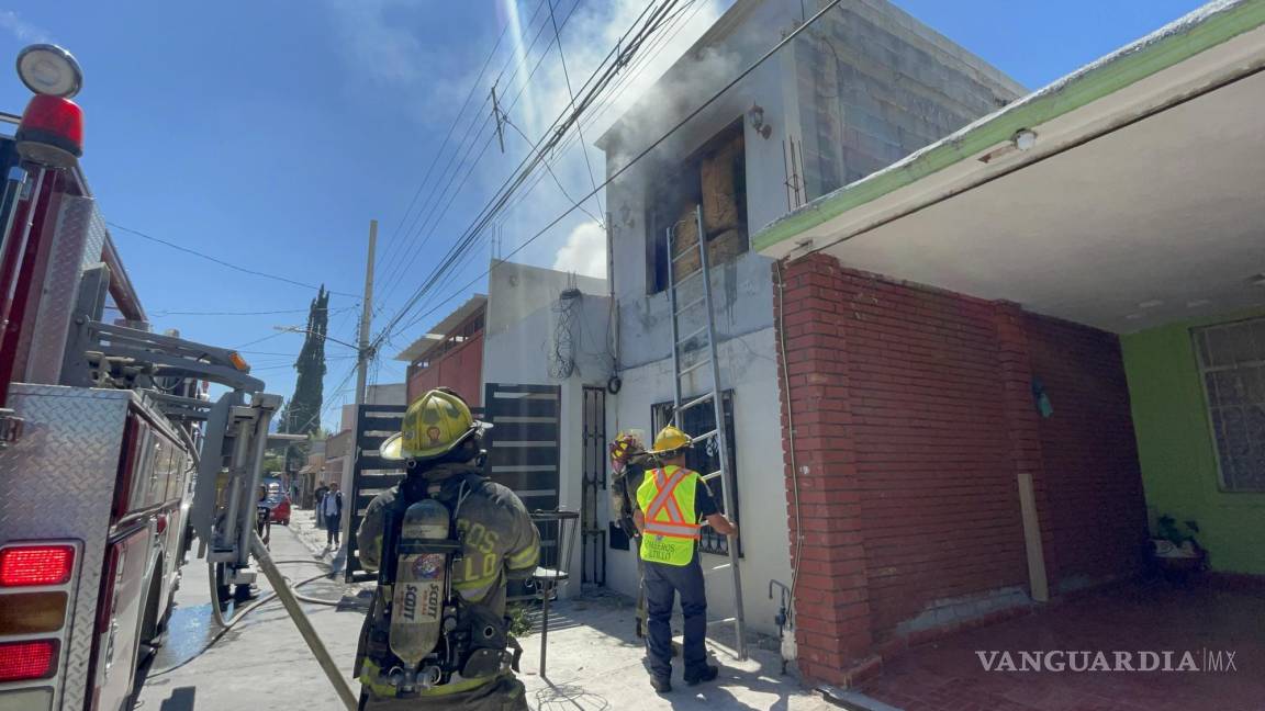 Saltillo: se prende segundo piso y familia logra escapar; desconocen las causas