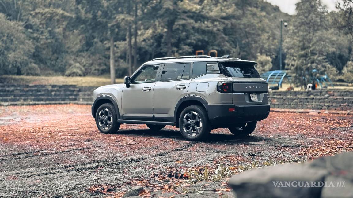 $!Con motor turbo y tracción integral, la T1 no teme ensuciar sus llantas fuera del asfalto.