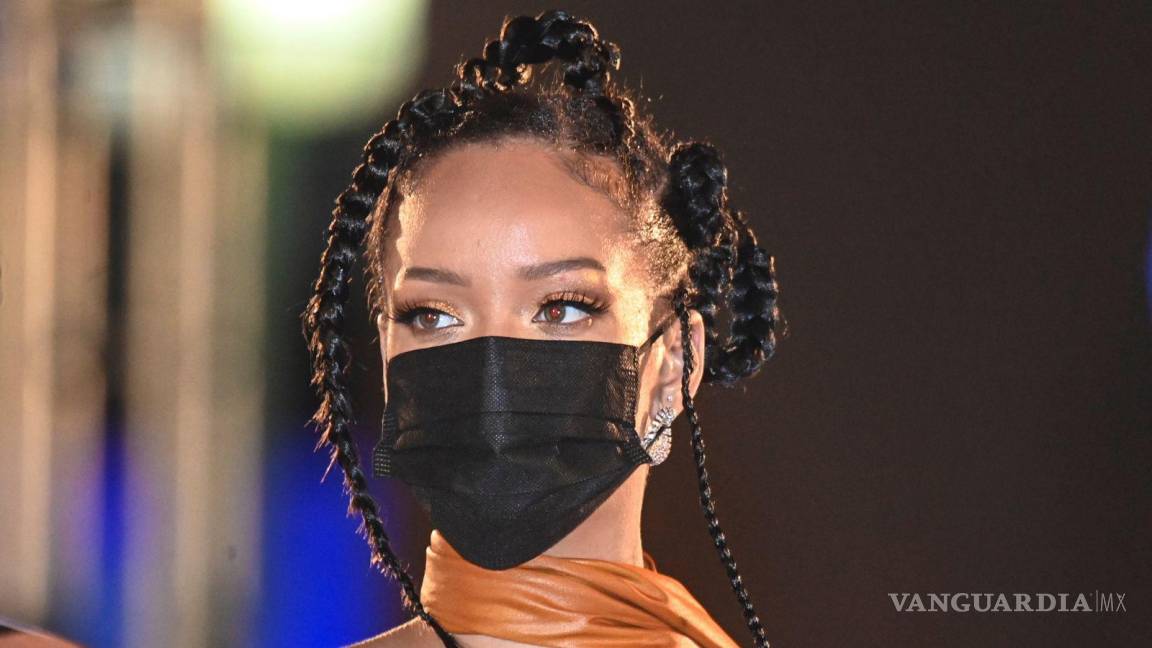 Declaran a Rihanna ‘heroína nacional’ mientras Barbados celebra su conversión en república