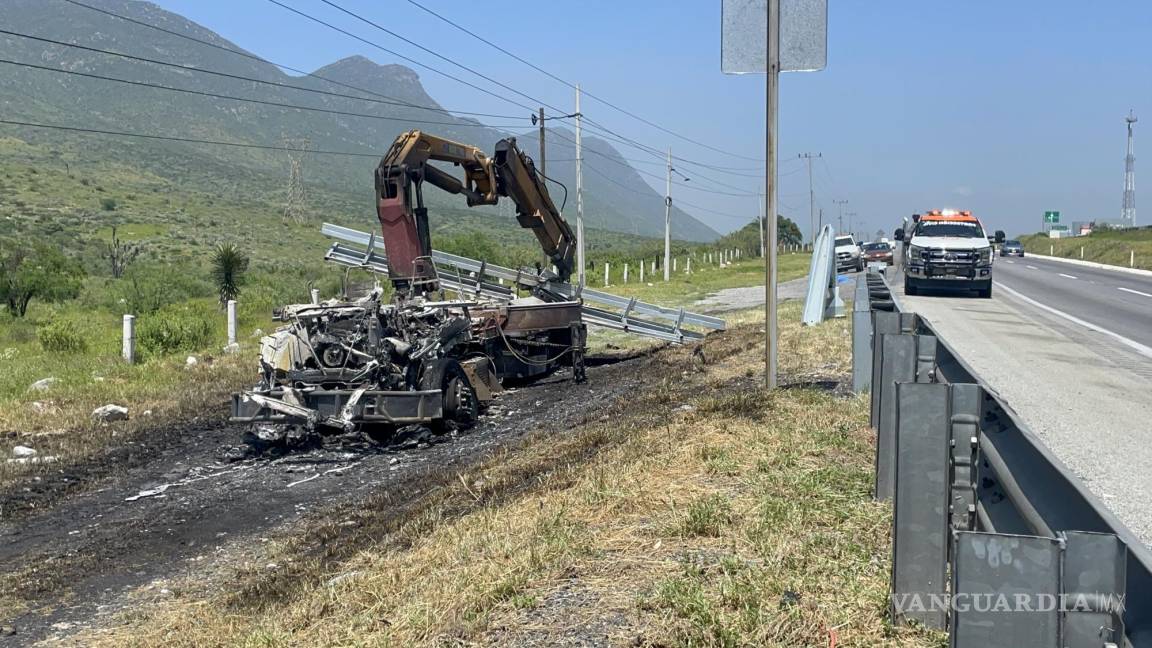 Fallece trabajador por quemaduras tras recibir descarga en carretera Monterrey-Saltillo