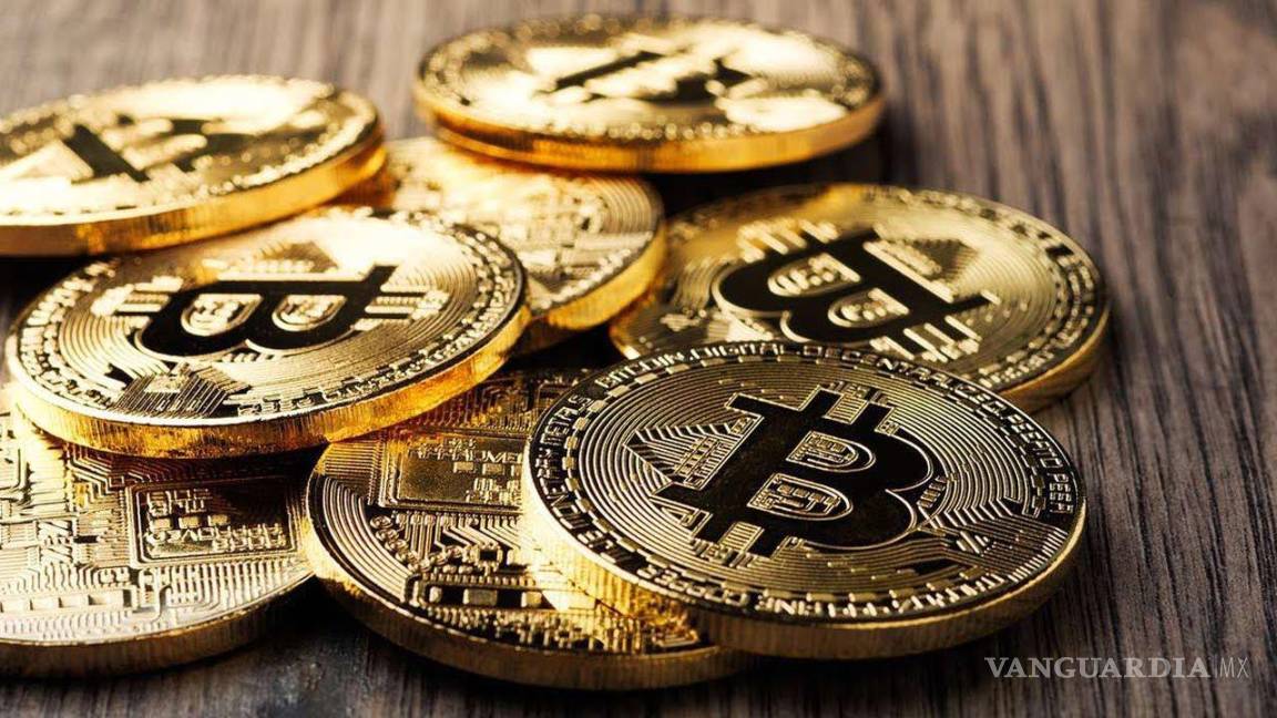 ‘Trepa’ el valor del bitcoin a casi 30 mil dólares