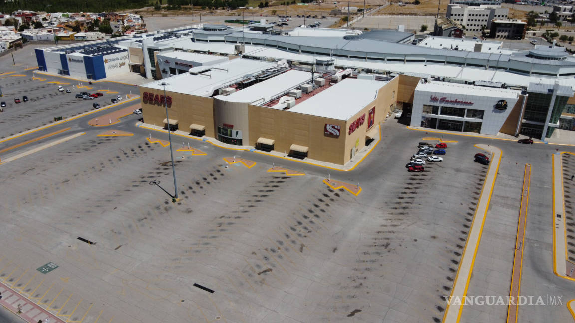 Ante alza en contagios, cierra Chihuahua centros comerciales