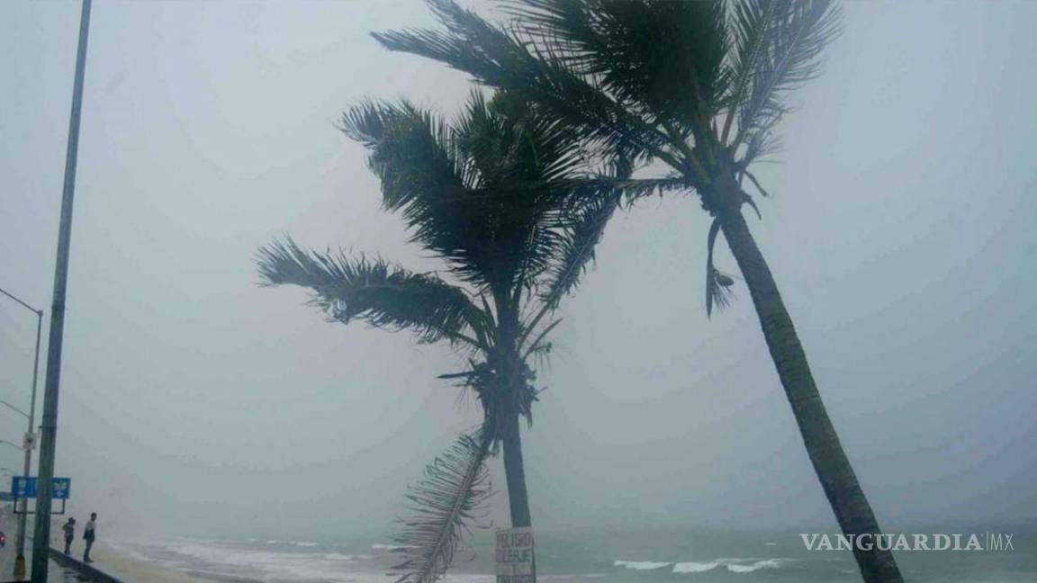 Frank se mantiene como huracán categoría 1 en costas de Baja California Sur
