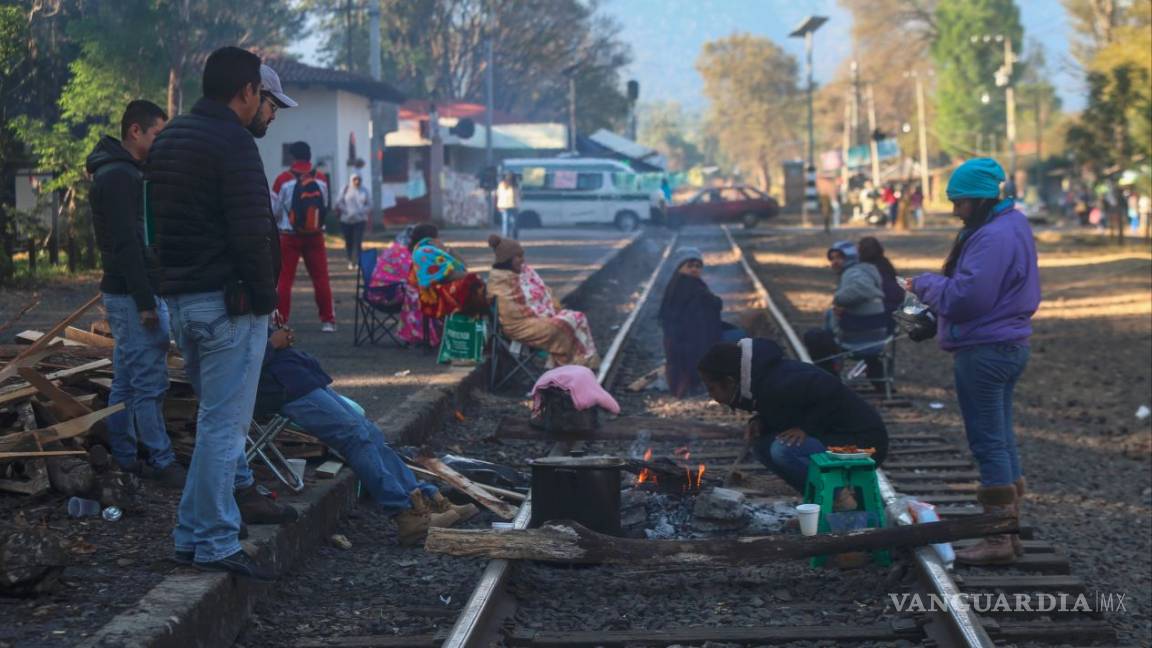 Bloqueos ferroviarios de la CNTE en Michoacan hacen perder mil mdp al día