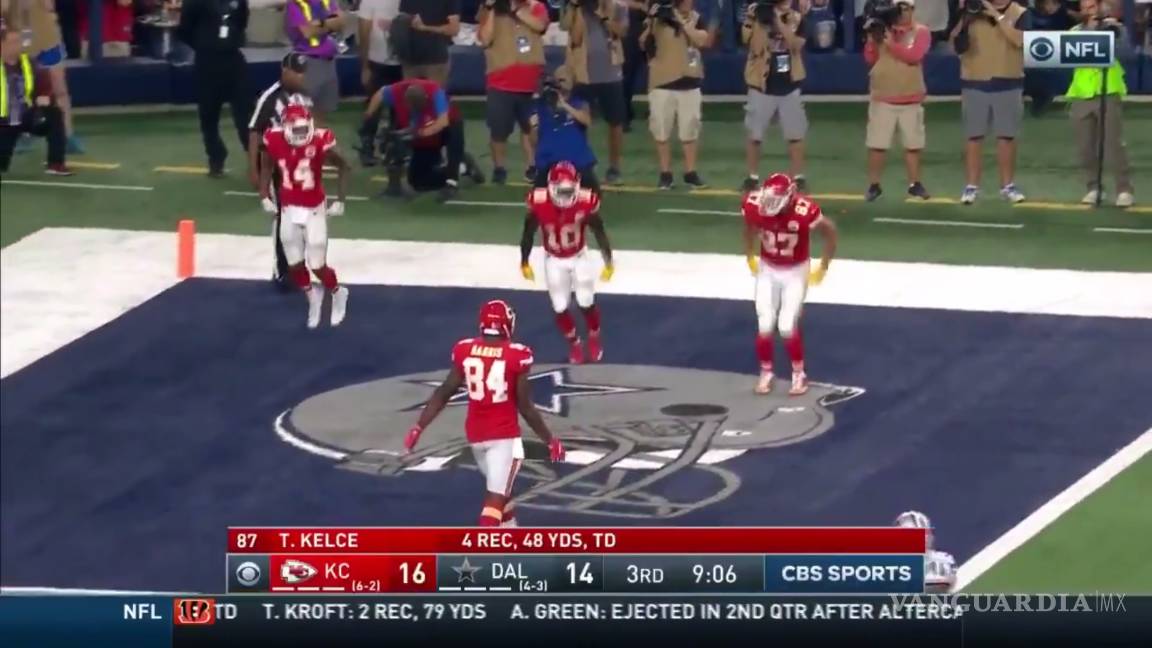 Así festejó Travis Kelce su anotación a los Cowboys de Dallas