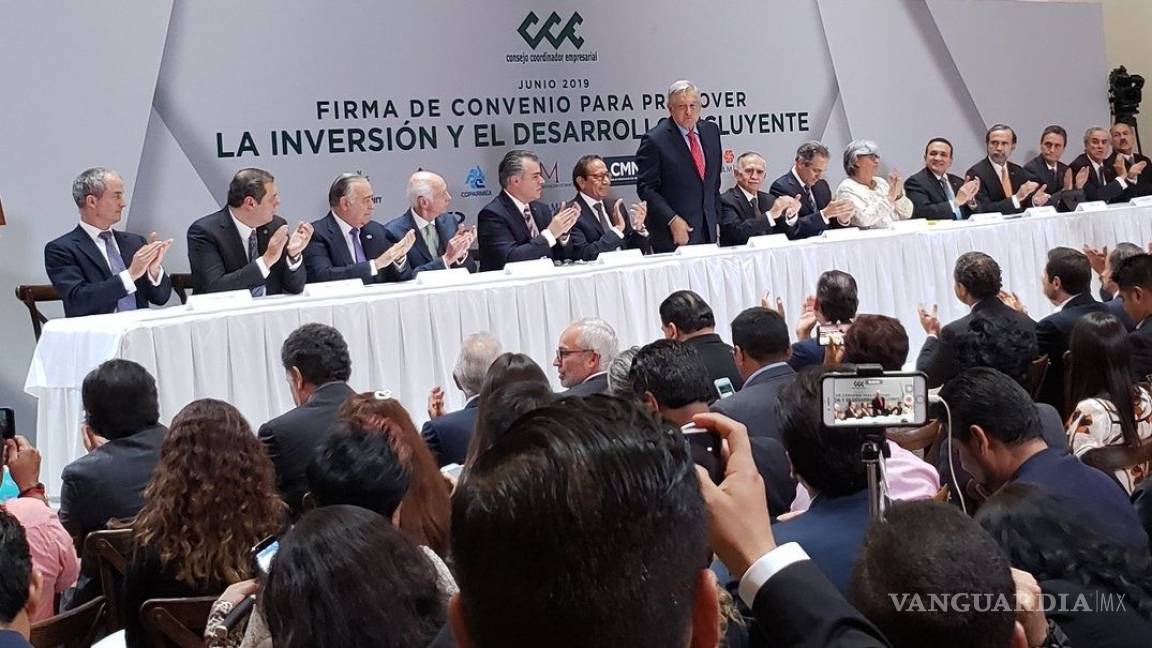 $!AMLO anuncia que empresarios invertirán 32 mil mdd en 2019