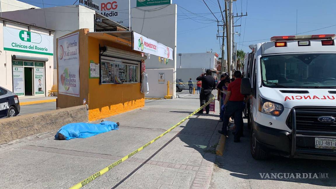 Fallece hombre en vía pública de Ramos Arizpe, Bomberos confirman deceso