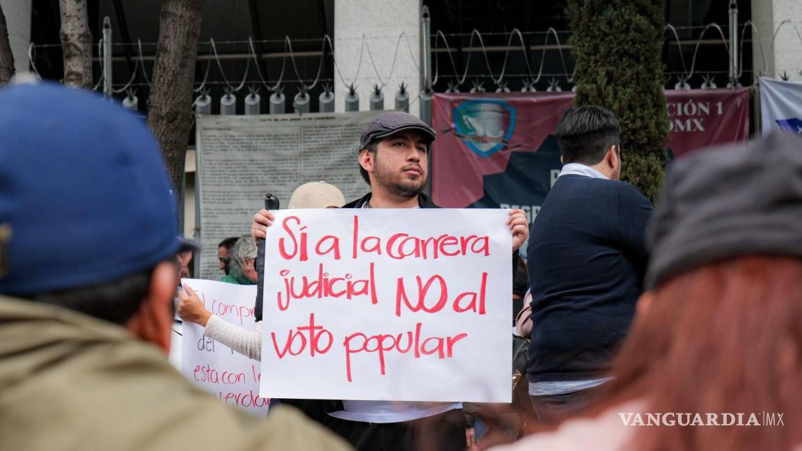 $!La forma en la que se logró aprobar la reforma, deslizando amenazas, ha provocado protestas.