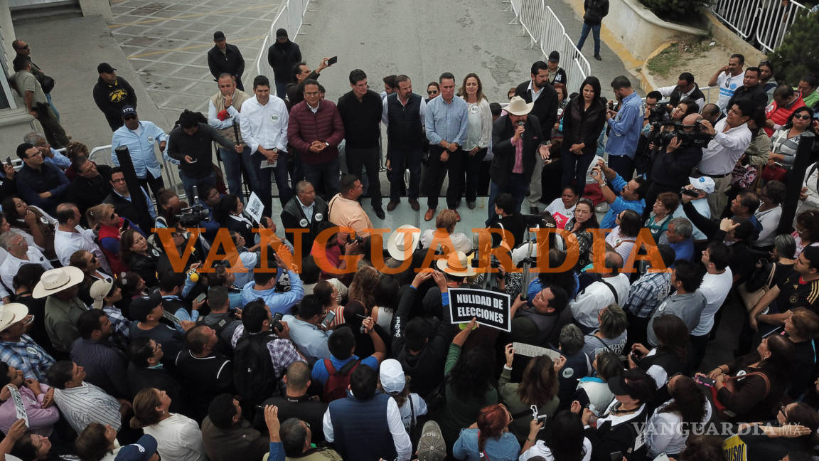 $!Así fue la protesta frente al Tribunal Electoral en Coahuila