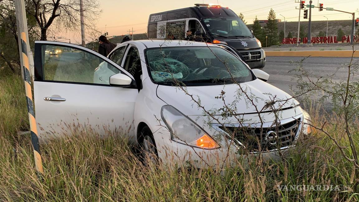 Cansancio lo vence y se duerme al volante en avenida de Saltillo