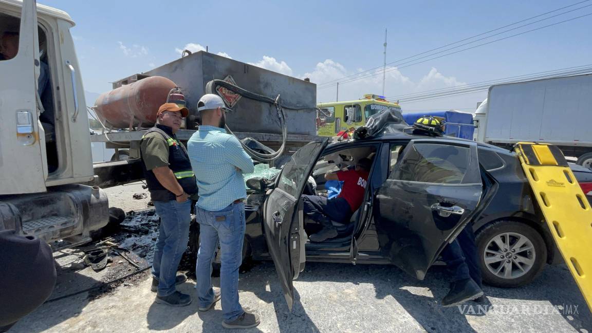 Se les atraviesa y las deja malheridas