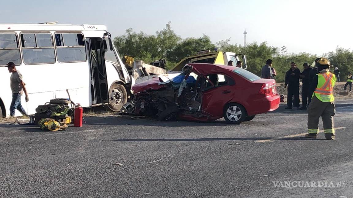 Choca de frente con transporte de personal y pierde la vida en La Angostura, Coahuila