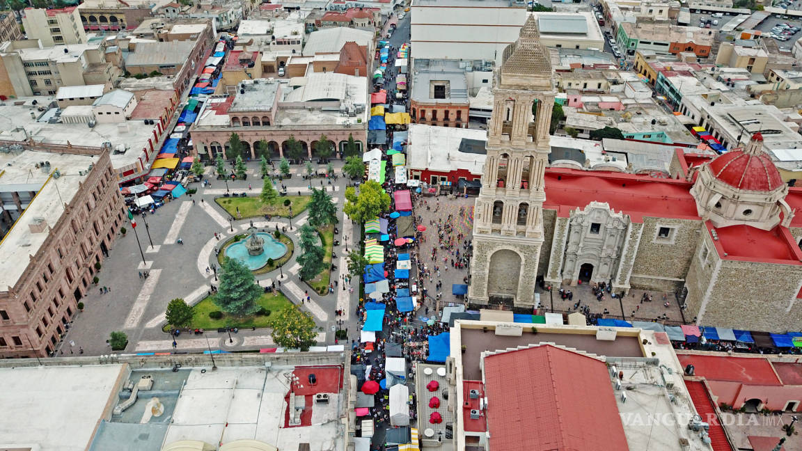 Hacen negociazo con fiesta patronal de Santo Cristo en Saltillo; rentan espacios de doscientos en 2 mil pesos
