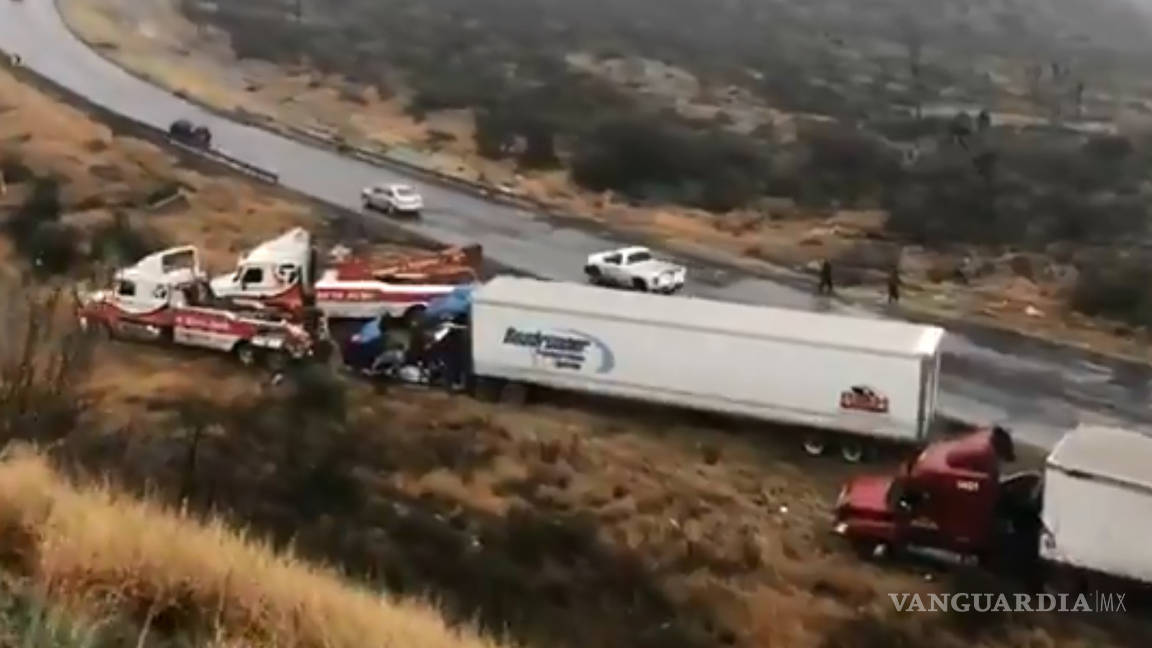 Accidentes y neblina nuevamente causan caos en carreteras de Saltillo a Monterrey