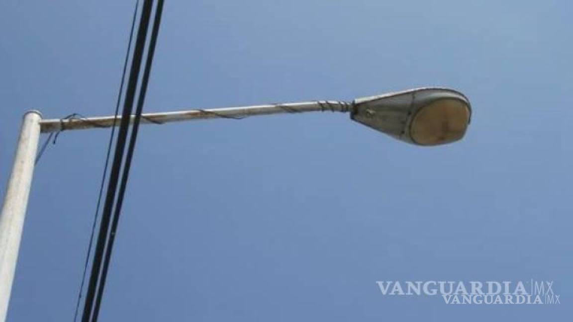 UAdeC, Arteaga, Parras y más de 20 municipios reutilizan luminarias ‘chatarra’ de Saltillo