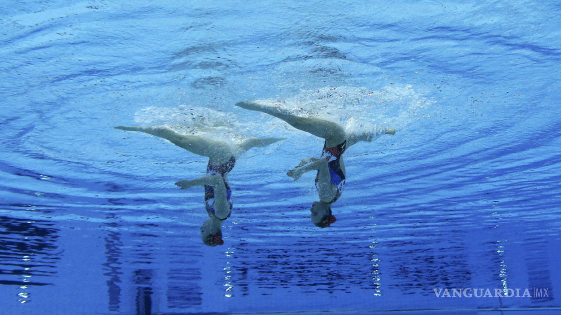 American Sports Center: Mantienen el ritmo en nado sincronizado