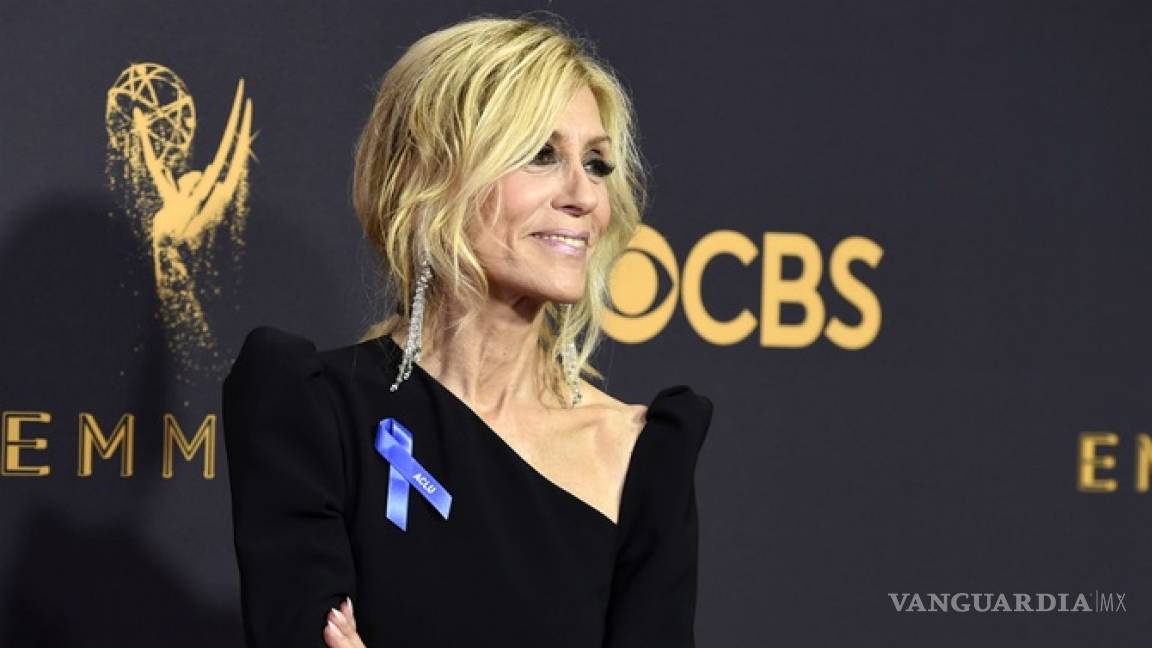 Emmy 2017: ¿Qué significa el lazo azul usado por las celebridades?