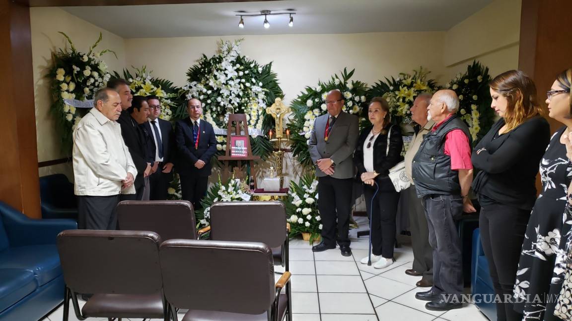 Montan guardia de honor en funeral de Álvaro Canales, historiador coahuilense