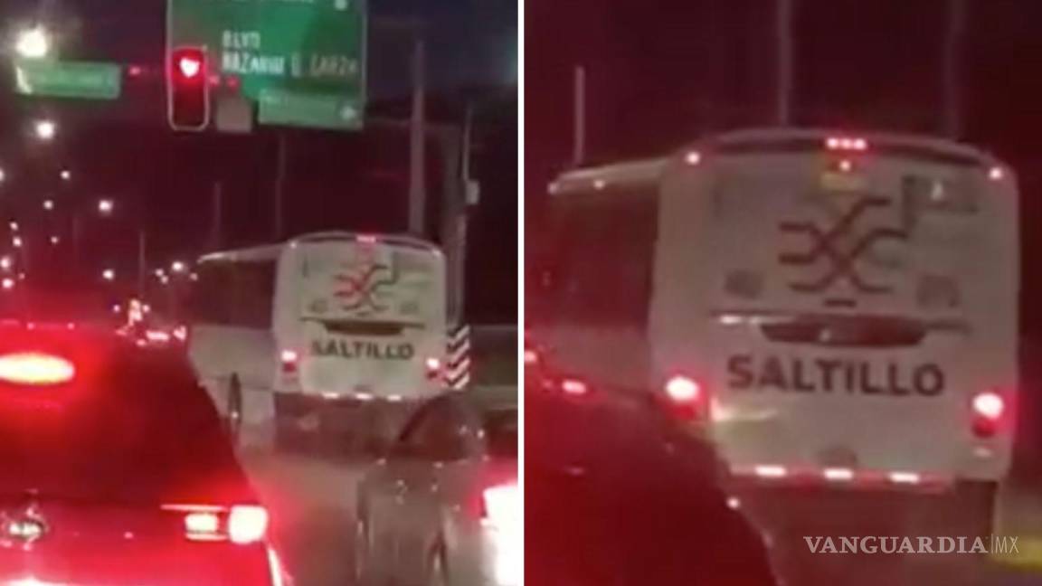 ¡Otra vez en Saltillo! Exhiben a transporte público pasándose semáforo en rojo y no respetando fila (video)
