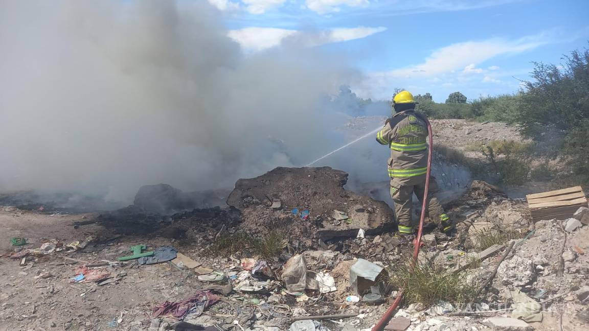 Bomberos de Torreón atendieron 55 reportes de incendios en lotes baldíos en una semana