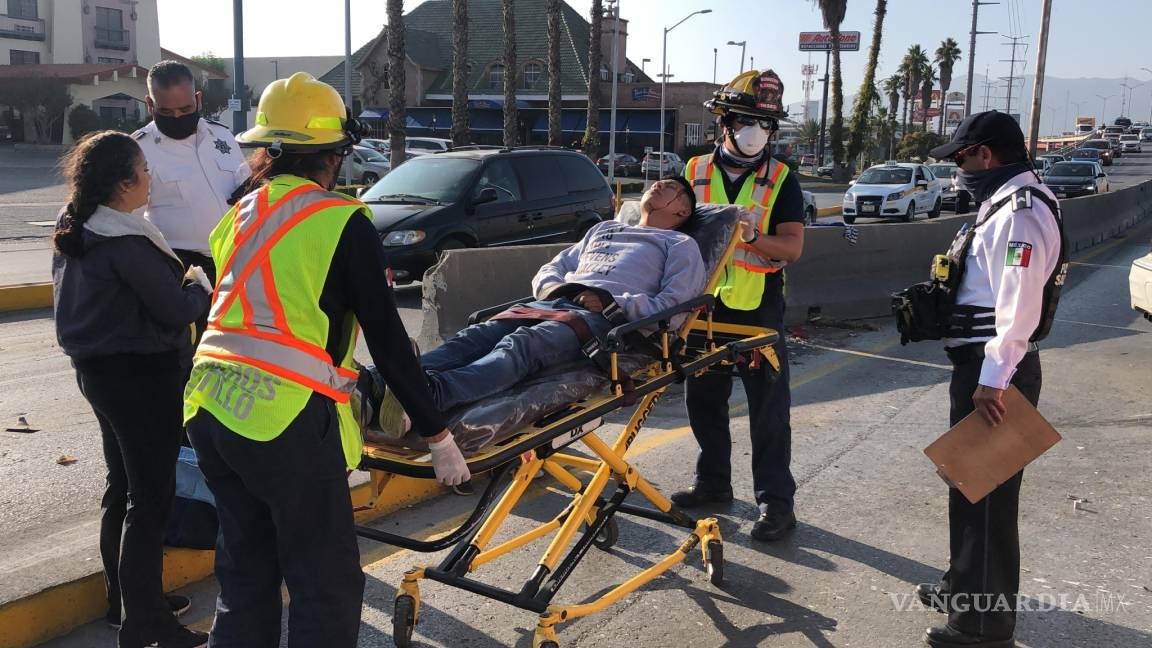 Choque en LEA deja dos personas lesionadas en Saltillo