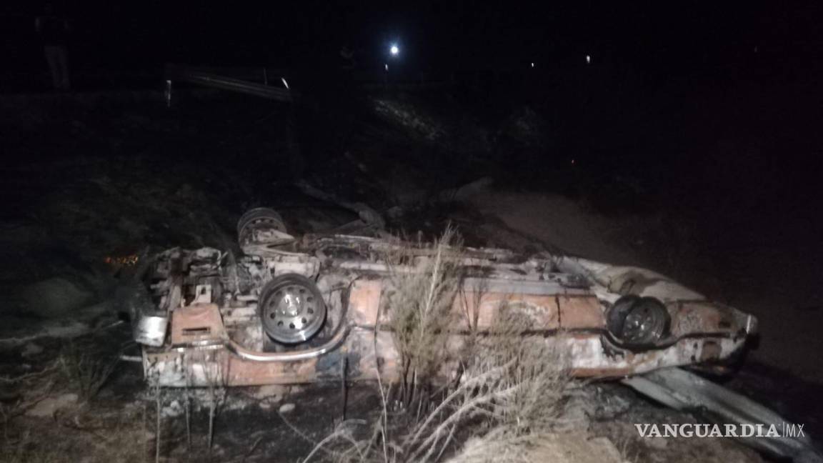 $!Los vehículos quedaron consumidos por el fuego.