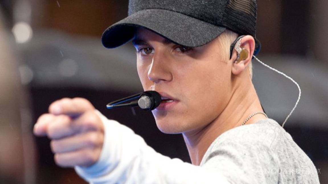 Justin Bieber le pide a sus fans que dejen de gritar en su concierto