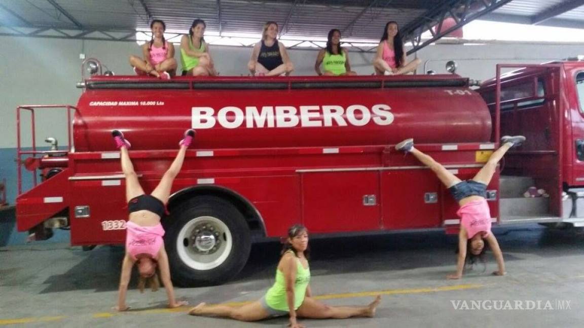 Genera polémica sesión fotográfica de bailarinas en estación de bomberos de Celaya