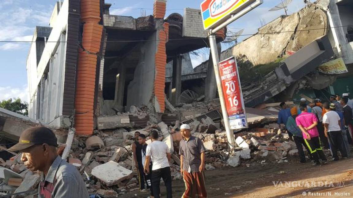 Asciende a 460 víctimas por el sismo en Indonesia