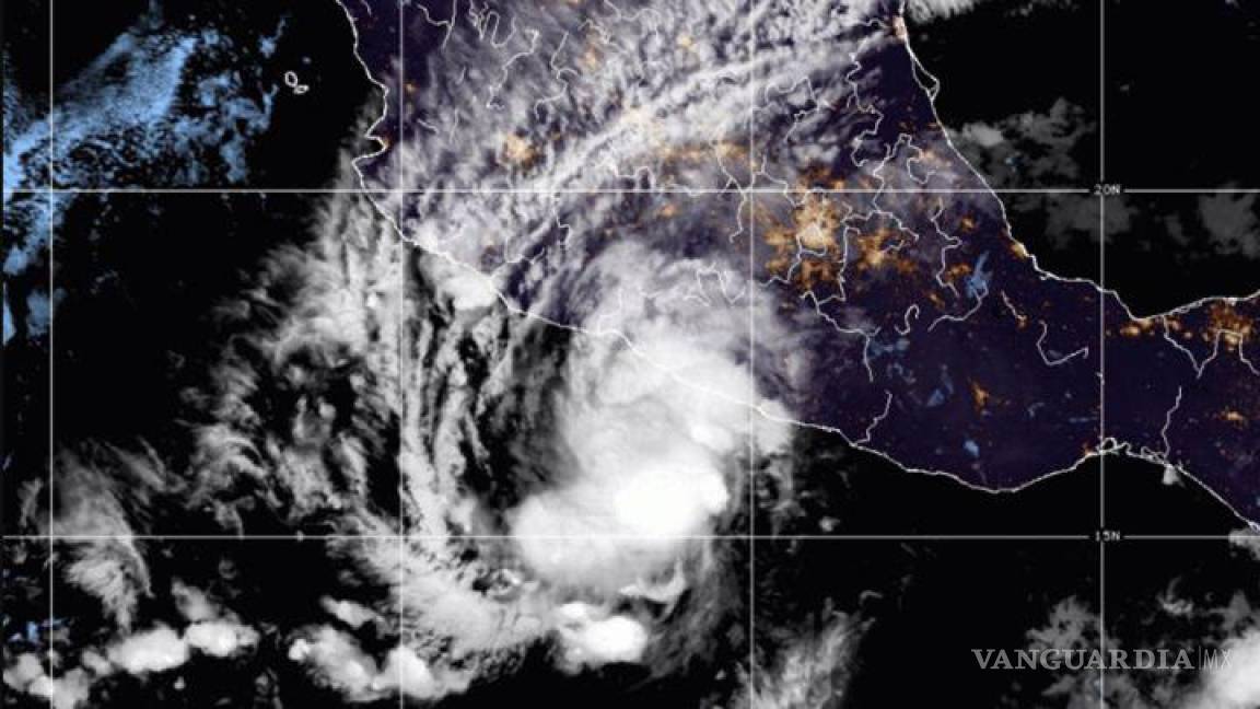 El huracán Rick toca tierra en Guerrero como categoría 2