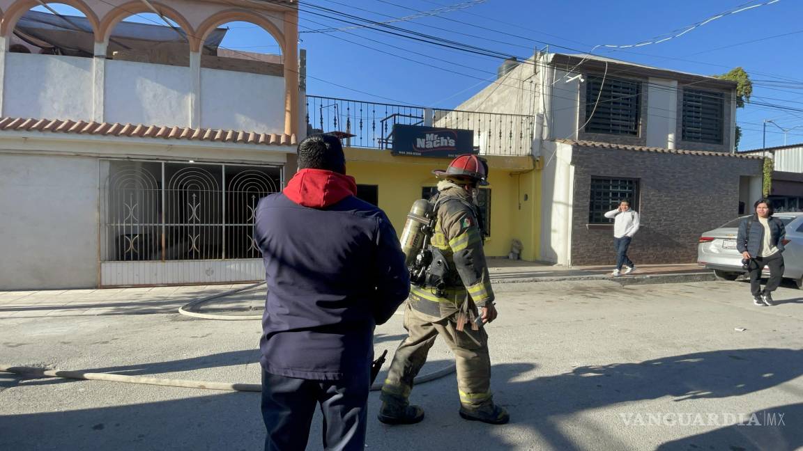 Se prenden freidoras y provocan incendio en vivienda habilitada como negocio en Saltillo