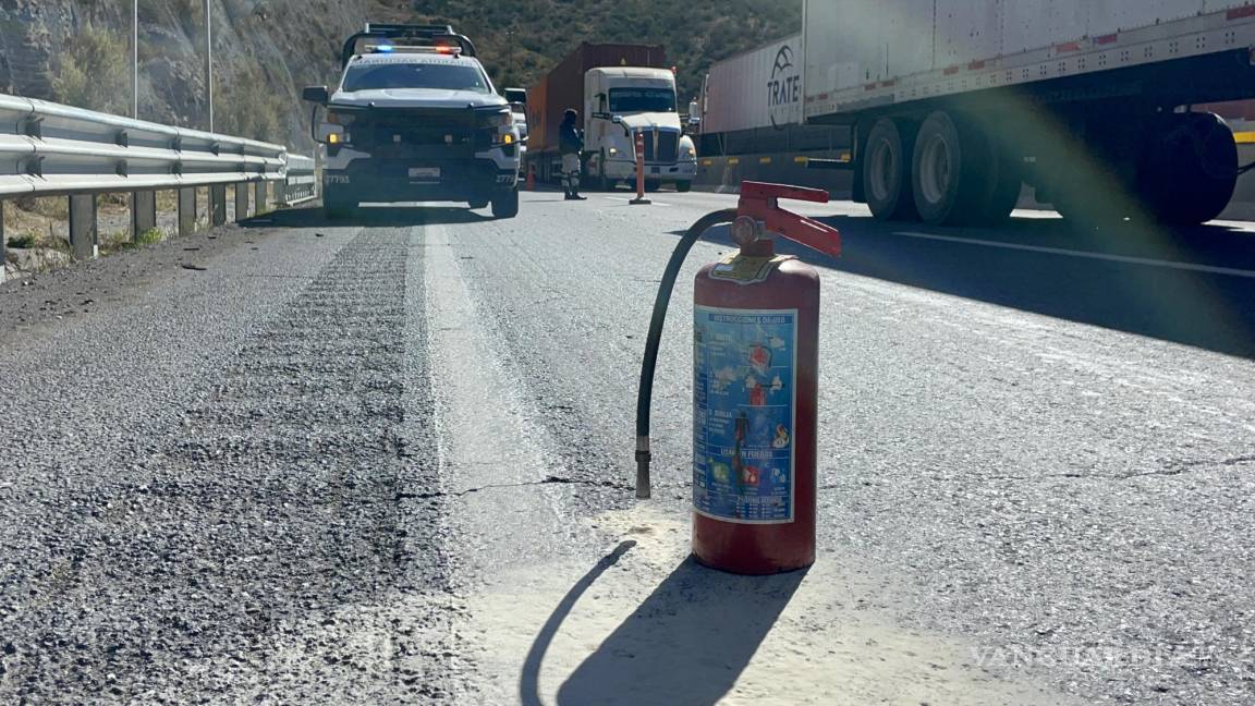 Falla mecánica causa incendio en tráiler sobre la carretera 57; es controlado