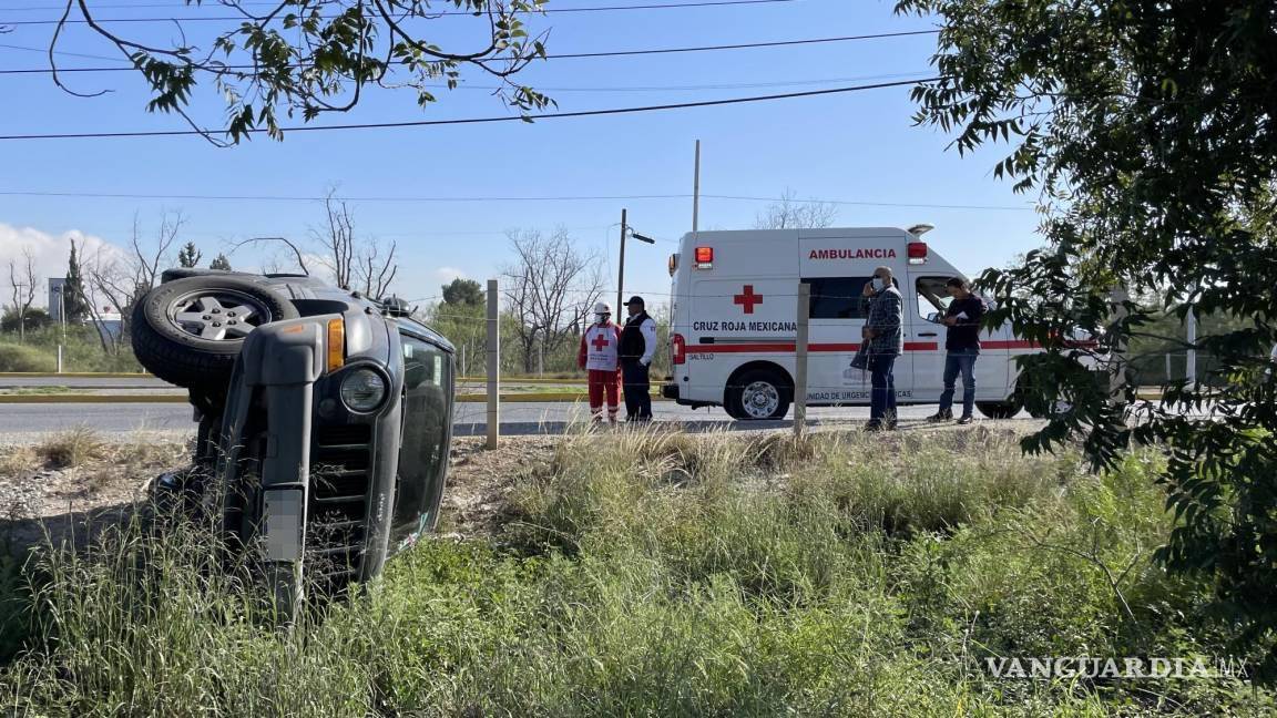 $!La camioneta quedó de costado en un predio de la ciudad.