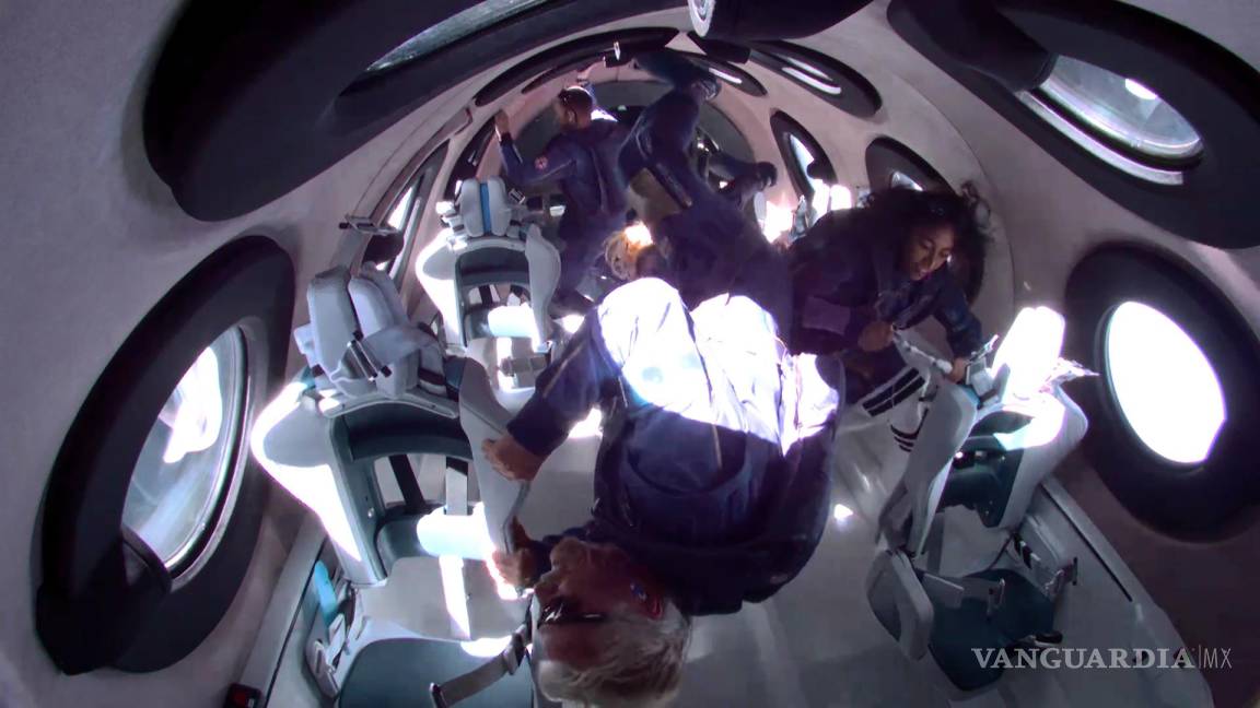 $!Richard Branson finalmente cumple su sueño y llega al espacio en su propio avión