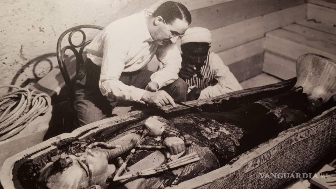 $!Howard Carter durante los trabajos de investigación de la tumba de Tutankamón, en 1922.