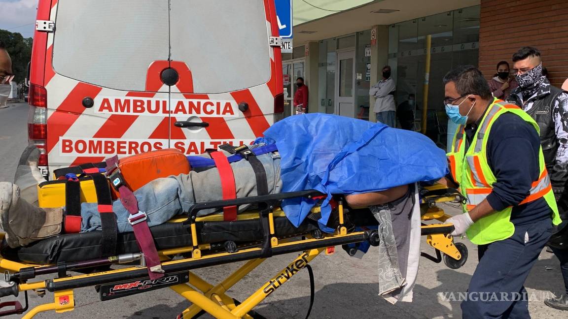 Hombre de Saltillo cae desde tres metros de altura