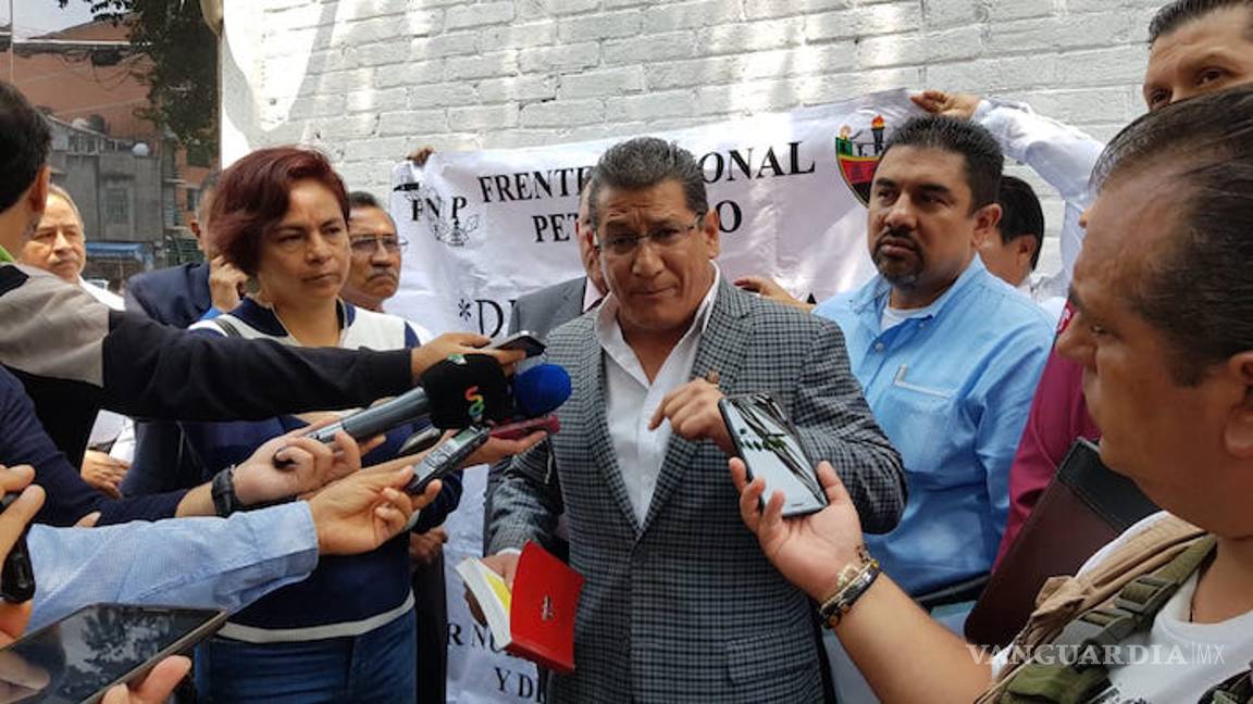 $!Petroleros presentan más pruebas contra Romero Deschamps a FGR