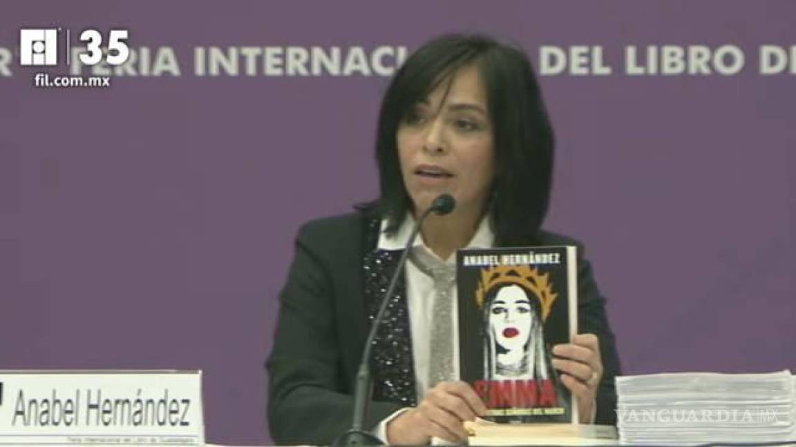 Anabel Hernández presenta su libro en FIL de Guadalajara, dice tener más famosas relacionadas