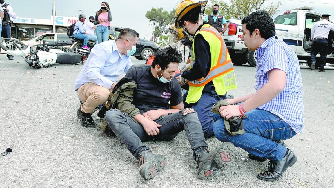 Embiste a motociclista enfrente de la Fiscalía