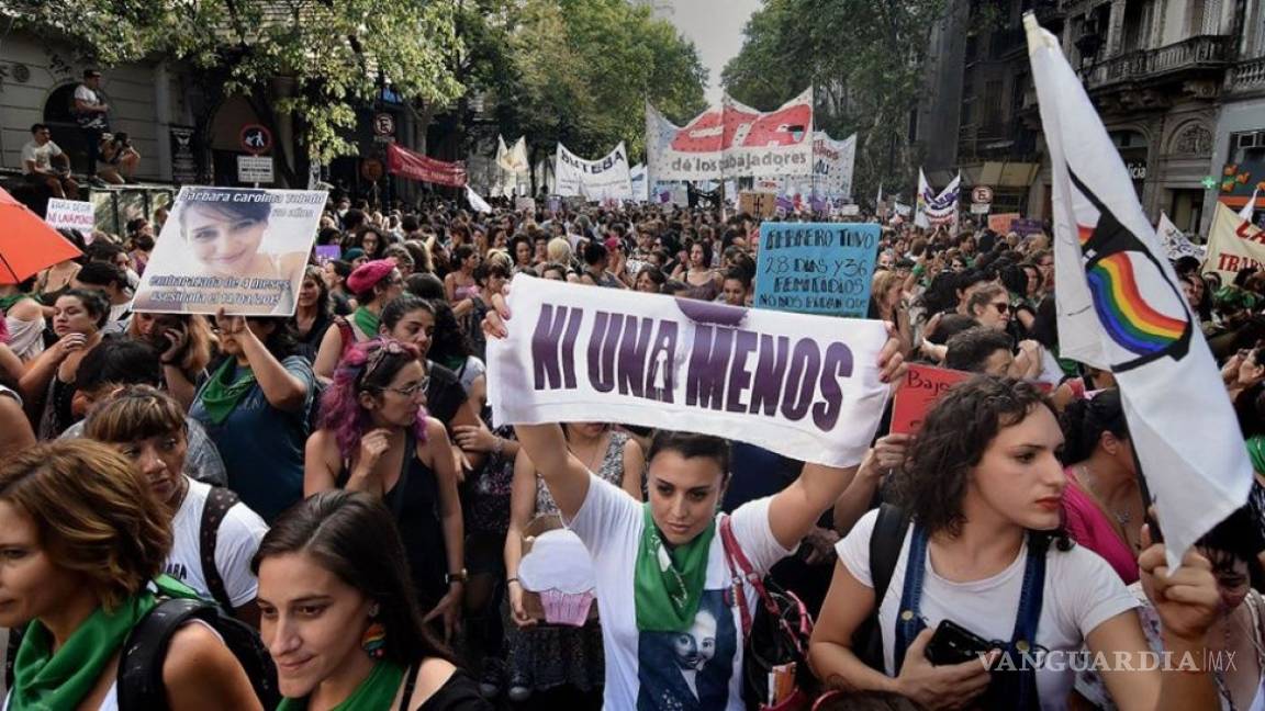 Mujeres latinas toman las calles para protestar contra inequidad y violencia