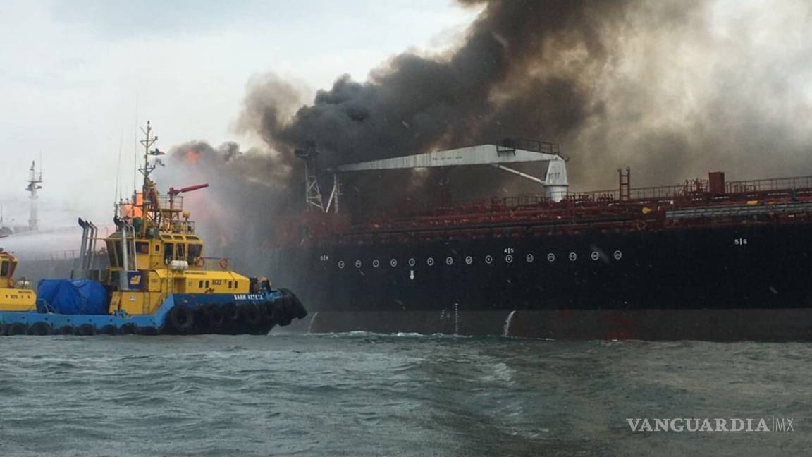Explota buque Burgos de Pemex frente a costas de Veracruz; no se reportan heridos
