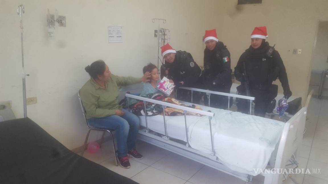 Grupo de Reacción reparte regalos a los niños necesitados en Coahuila