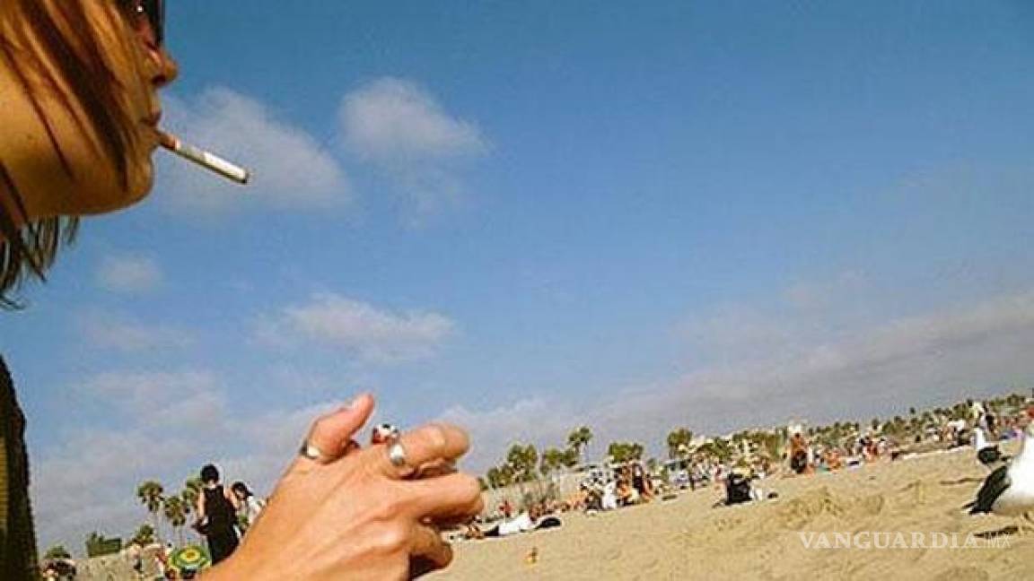 Fumar sería ilegal en playas de México