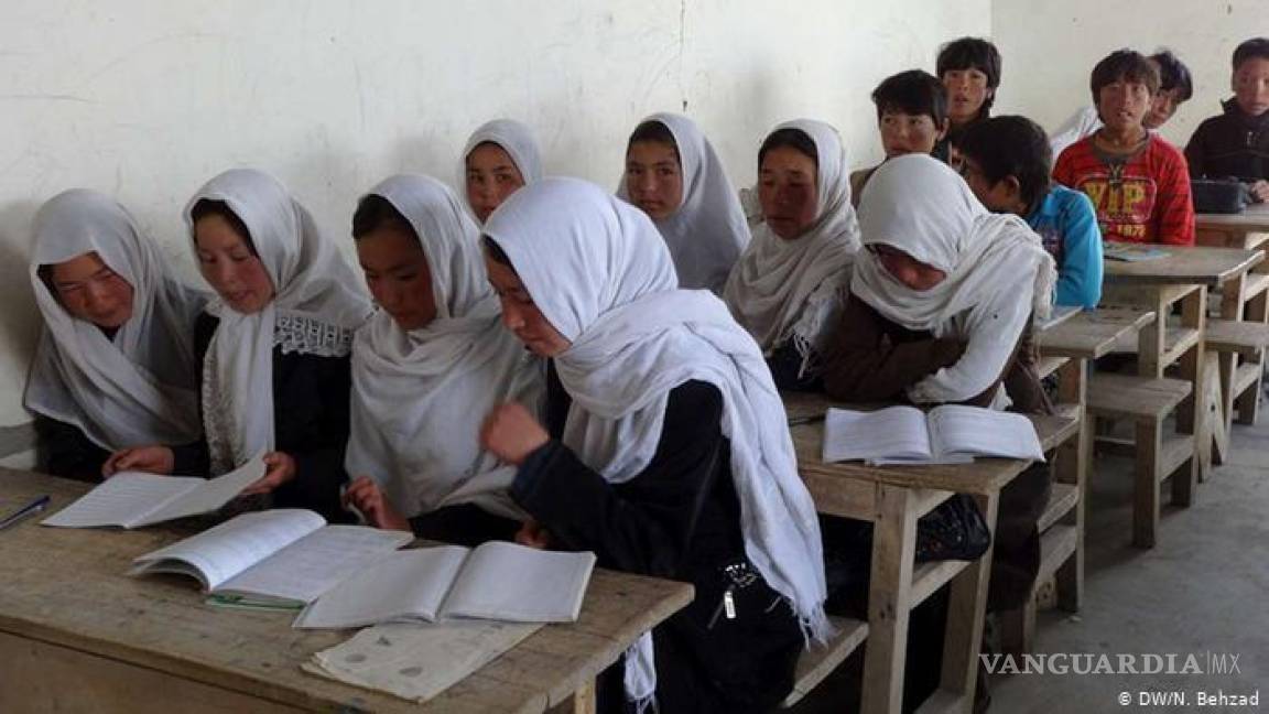 Habrá segregación por sexos en escuelas de Afganistán, confirman los talibán