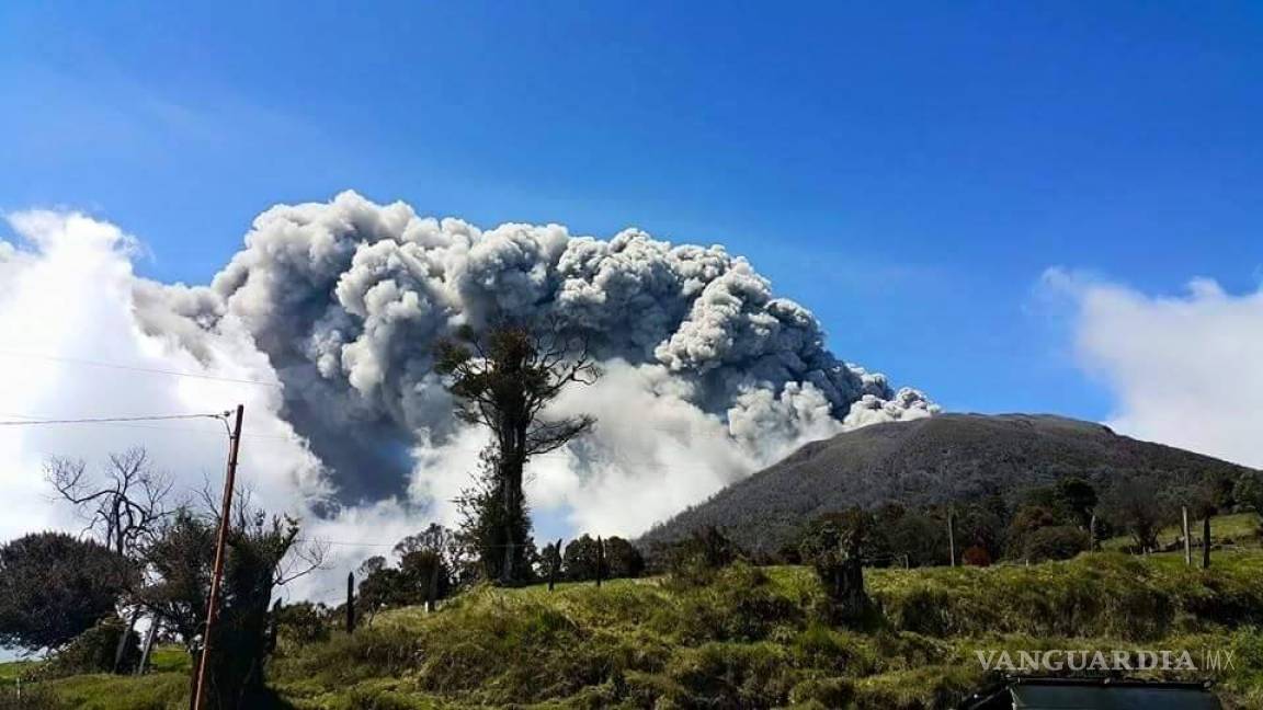 Volcán Turrialba de Costa Rica registra una nueva erupción de ceniza