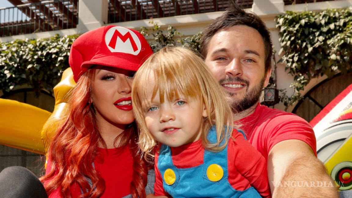 Christina Aguilera celebra cumpleaños de hija como Mario Bros