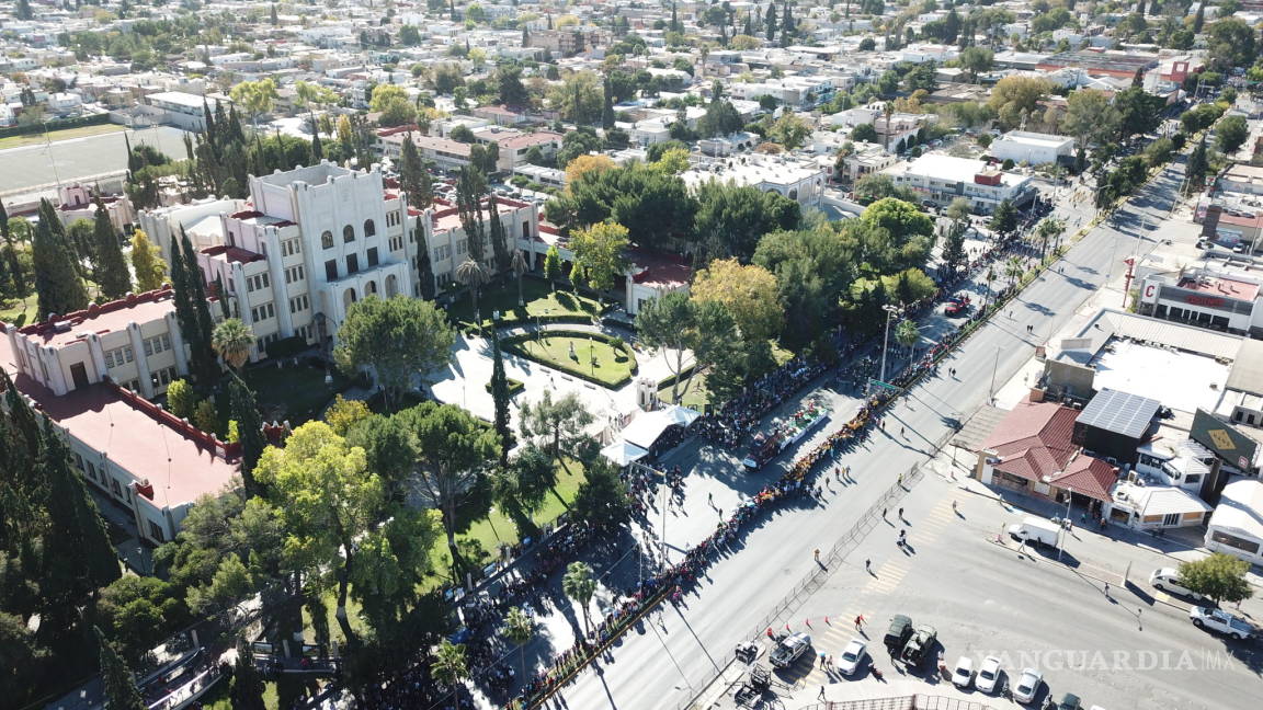 Desfile conmemorativo por el 109 aniversario del inicio de la Revolución Mexicana en Saltillo (Fotos y video)