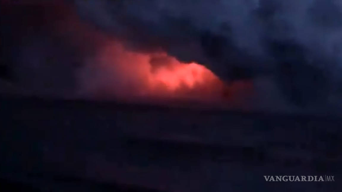 Así fue el momento de pánico que vivieron turistas tras caída de lava sobre barco en Hawái
