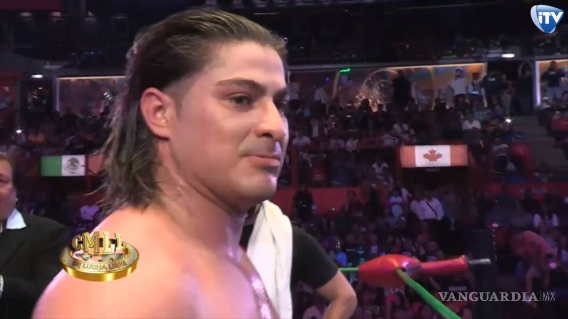 $!Gran Guerrero despoja de su máscara a Niebla Roja en la función de Aniversario del CMLL